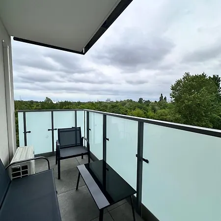 Maya's Flats & 107 - A Perfect 6 People Flat Near The Sea In